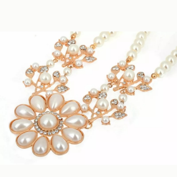 Multistrand  Pearl Statement Necklace - Picture 5 of 5